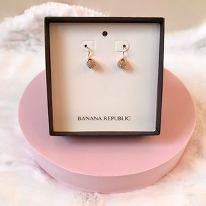 NIB Banana Republic Teardrop Earrings